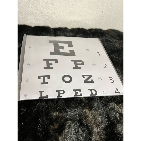 Snellen Distance Vision Eye Chart 20Ft (Pack of 1) - Picture 1 of 2